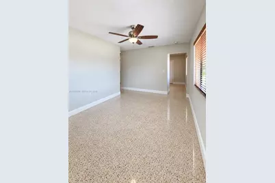 1709 NW 5th St #n/a, Miami, FL 33125 - Photo 2