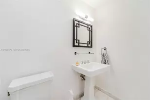 50 South Pointe Dr, Miami Beach, FL 33139 - Photo 26