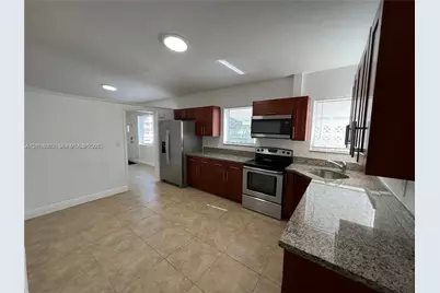 1431 NE 202nd St, Miami, FL 33179 - Photo 4
