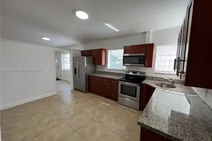 1431 NE 202nd St, Miami, FL 33179 - Photo 4