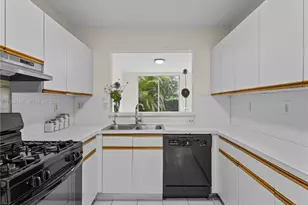 4521 NW 102nd Ct, Doral, FL 33178 - Photo 12