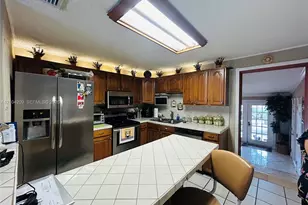 160 W 53rd Terrace, Hialeah, FL 33012 - Photo 6