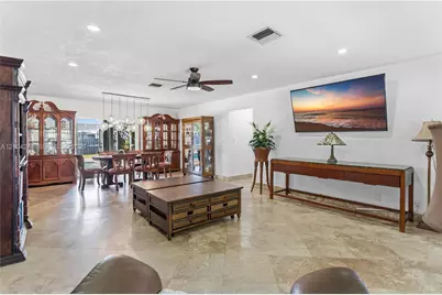 1121 SW 75th Ave, Plantation, FL 33317 - Photo 10