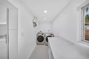 222 SW 58th Ave, Plantation, FL 33317 - Photo 30
