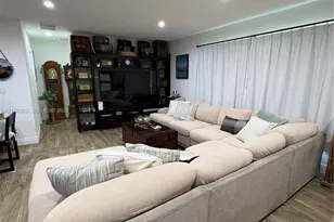 14615 NE 5th Ct, Miami, FL 33161 - Photo 2