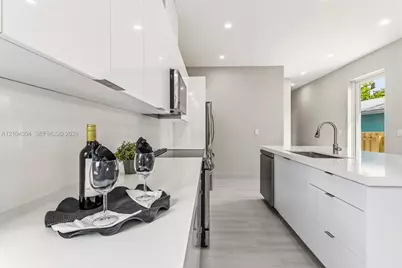 1028 NW 8th Ave, Fort Lauderdale, FL 33311 - Photo 8