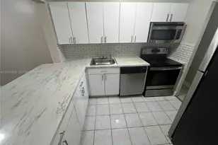 8000 Fairview Dr, Tamarac, FL 33321 - Photo 4
