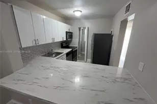 8000 Fairview Dr, Tamarac, FL 33321 - Photo 6