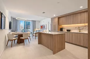 77 SE 5th St, Miami, FL 33131 - Photo 4