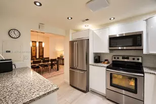 500 Bayview Dr, Sunny Isles Beach, FL 33160 - Photo 12