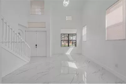 642 SE 37th Pl, Homestead, FL 33033 - Photo 6
