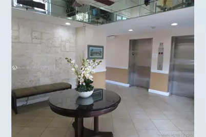 2555 NE 11th St #301, Fort Lauderdale, FL 33304 - Photo 12