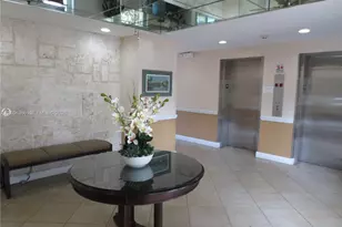 2555 NE 11th St, Fort Lauderdale, FL 33304 - Photo 12