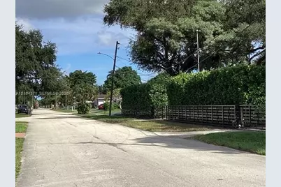 2101 N 57th Ter, Hollywood, FL 33021 - Photo 30