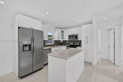 6040 NE 6th Ave, Oakland Park, FL 33334 - Photo 4