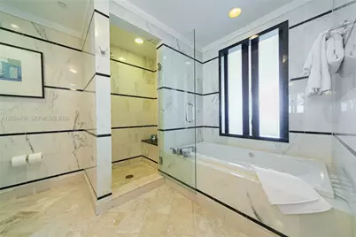 4391 Collins Ave #1015, Miami Beach, FL 33140 - Photo 16