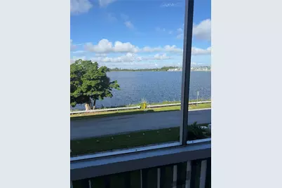 18601 NE 14th Ave #301, Miami, FL 33179 - Photo 6