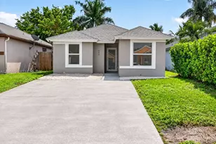 843 SW 10th St, Florida City, FL 33034 - Photo 2