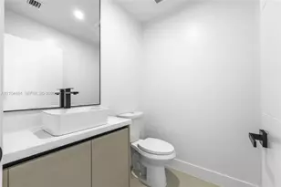 711 NW 8th Ave, Dania Beach, FL 33004 - Photo 32