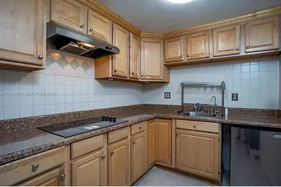 606 W 81st St #111, Hialeah, FL 33014 - Photo 8