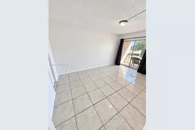 1305 W 53rd St #405, Hialeah, FL 33012 - Photo 4