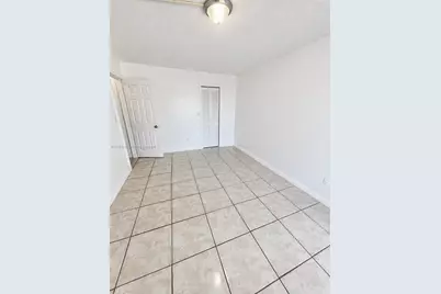 1305 W 53rd St #405, Hialeah, FL 33012 - Photo 2