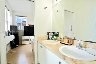 7639 NW 113th Path, Doral, FL 33178 - Photo 36