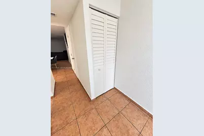 1064 W 42nd St #9, Hialeah, FL 33012 - Photo 4