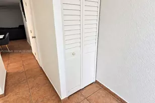 1064 W 42nd St, Hialeah, FL 33012 - Photo 4
