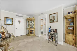 5055 Collins Ave, Miami Beach, FL 33140 - Photo 12