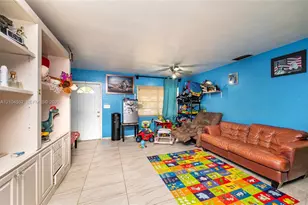 174 NE 14th St, Homestead, FL 33030 - Photo 6