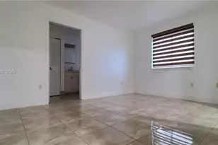 1627 NW 18th St, Miami, FL 33125 - Photo 8