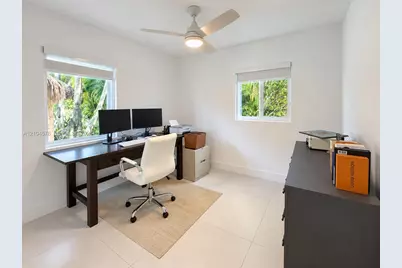 9755 SW 54th St, Miami, FL 33165 - Photo 10