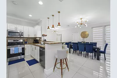 10801 NW 51st Ln, Doral, FL 33178 - Photo 4
