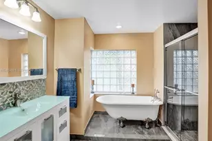 10639 Lago Welleby Dr, Sunrise, FL 33351 - Photo 4