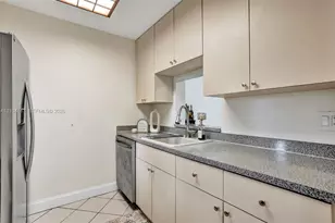 7860 NW 50th St, Lauderhill, FL 33351 - Photo 8