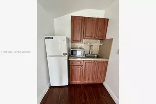 11441 SW 2nd St, Sweetwater, FL 33174 - Photo 4