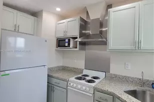 1039 W 23rd St, Hialeah, FL 33010 - Photo 8