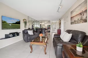 8900 Washington Blvd, Pembroke Pines, FL 33025 - Photo 6