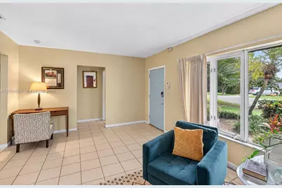 121 NW 104th St, Miami Shores, FL 33150 - Photo 6