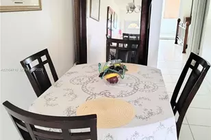 9061 Sunrise Lakes Blvd, Sunrise, FL 33322 - Photo 6