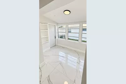 250 NW 34th Ave, Miami, FL 33125 - Photo 14