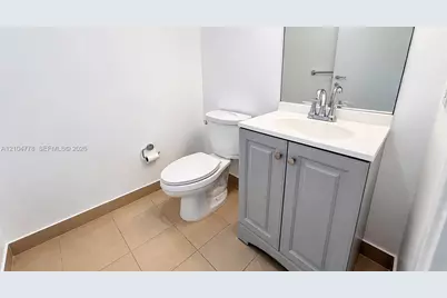 300 S Biscayne Blvd #T-2407, Miami, FL 33131 - Photo 24