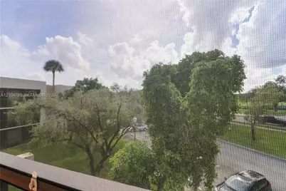 8075 SW 107th Ave #312, Miami, FL 33173 - Photo 6