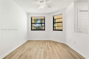 7547 Fairfax Dr, Tamarac, FL 33321 - Photo 6