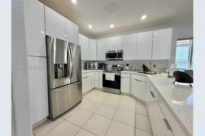 9011 NW 162nd Ter #9011, Miami Lakes, FL 33018 - Photo 12