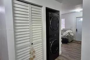 203 NE 12th Ave, Homestead, FL 33030 - Photo 12