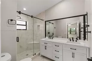 14340 NW 11th St, Pembroke Pines, FL 33028 - Photo 16