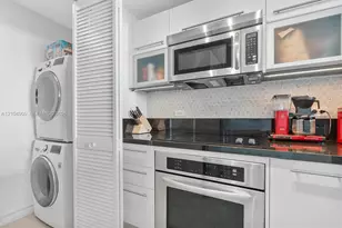 253 NE 2nd St, Miami, FL 33132 - Photo 12