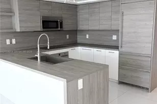 400 Sunny Isles Blvd, Sunny Isles Beach, FL 33160 - Photo 16